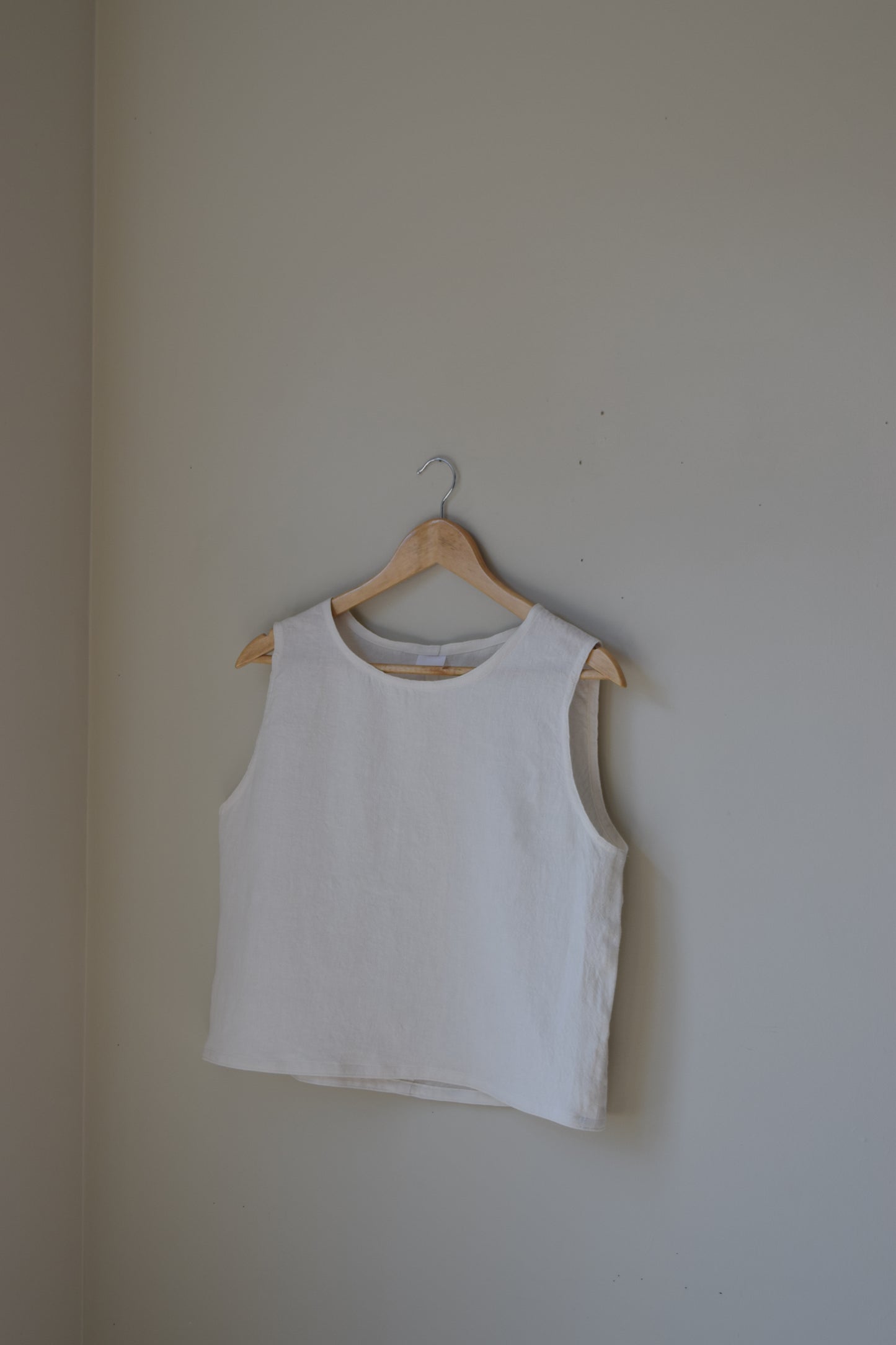 Cream Linen Cropped Tank Top | Small